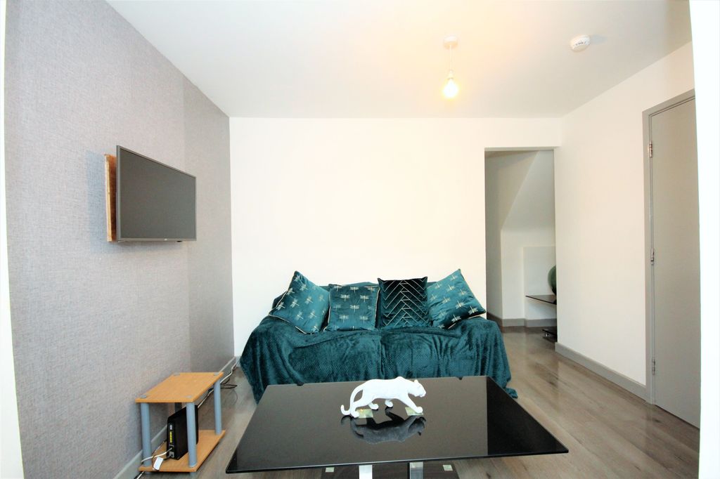 Property photo 1 of 5