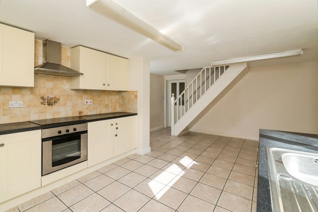 Property photo 2 of 17 Kitchen