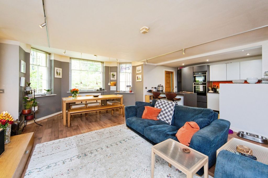 Property photo 2 of 20 Pbox-Img.Jpg