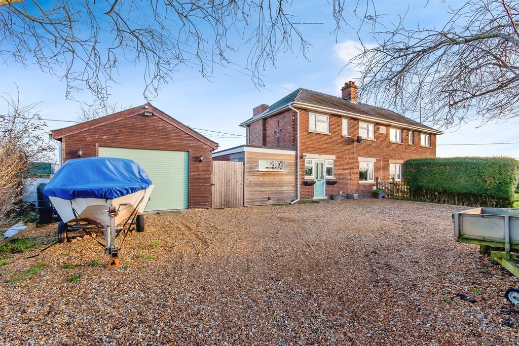 Property photo 1 of 28