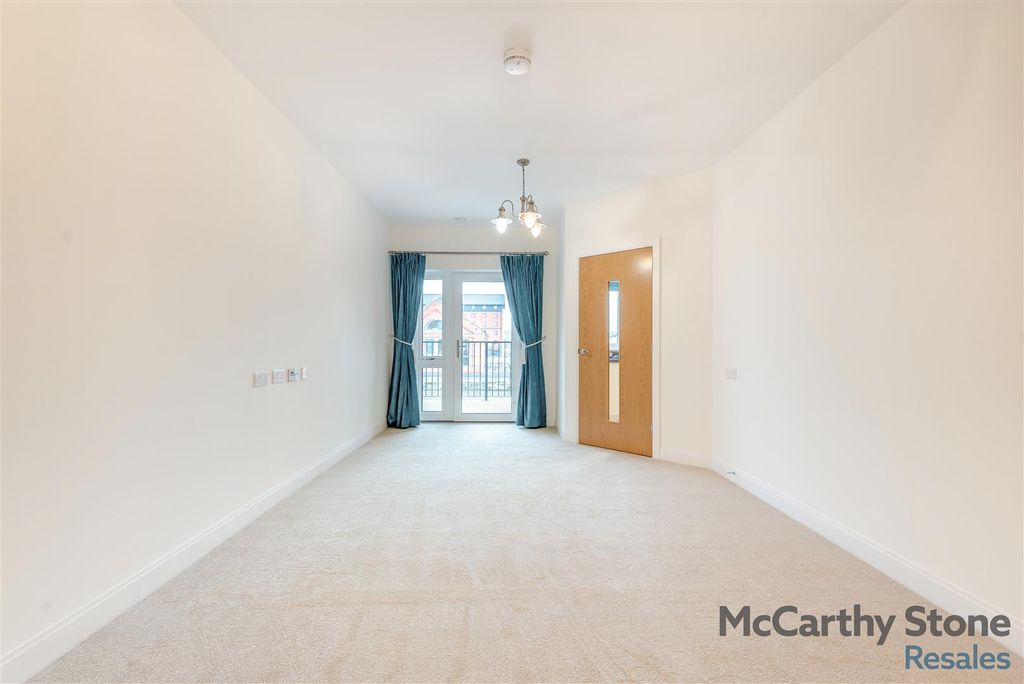 Property photo 2 of 37 8668183-Interior02.Jpg