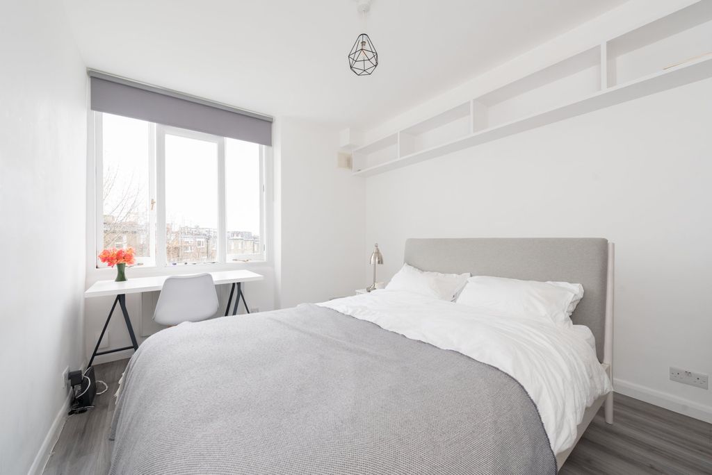 Property photo 1 of 10 Photo 02