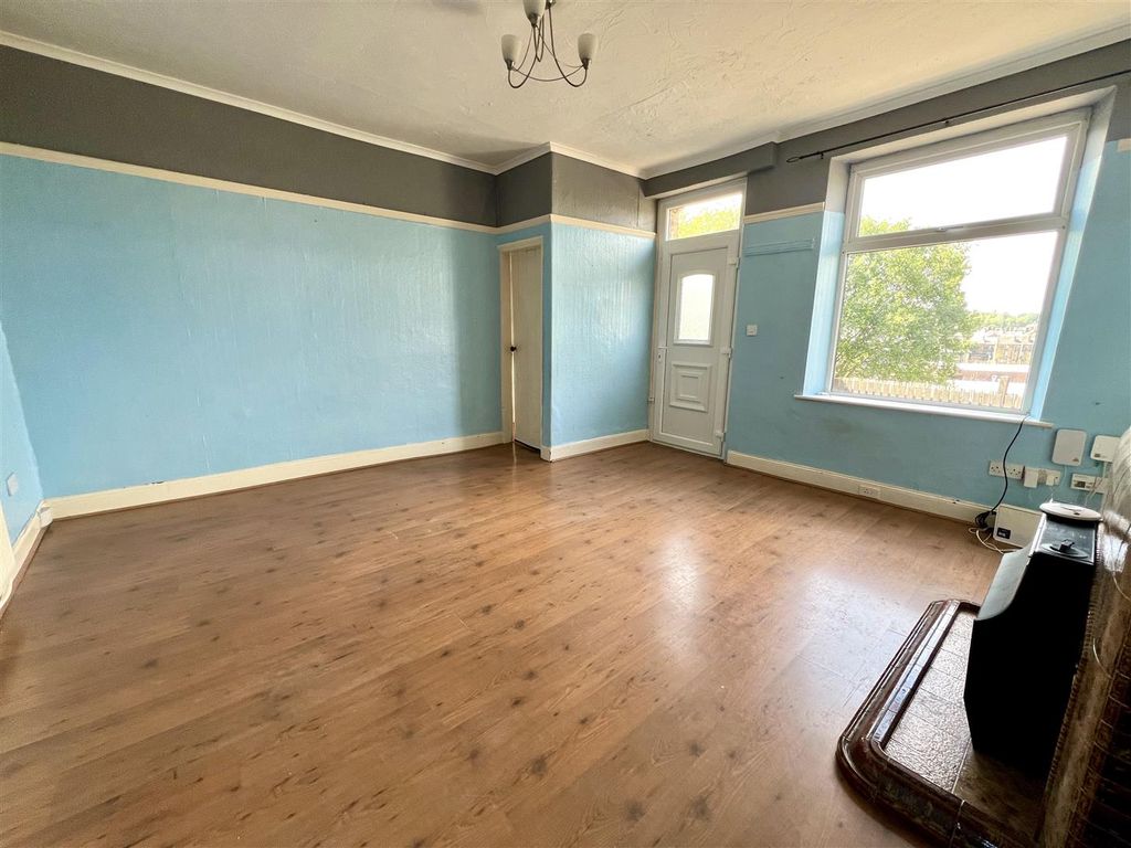 Property photo 3 of 11 Image00013.Jpeg