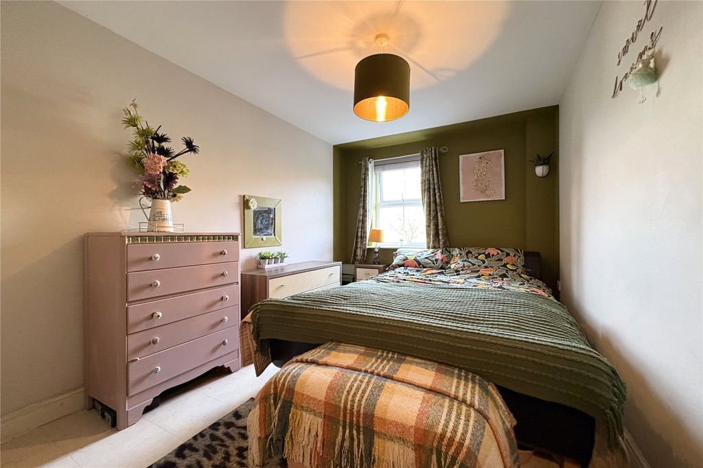 Property photo 3 of 7 Picture No. 16