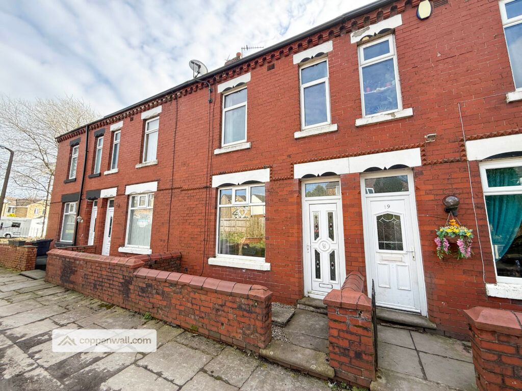 Property photo 1 of 17