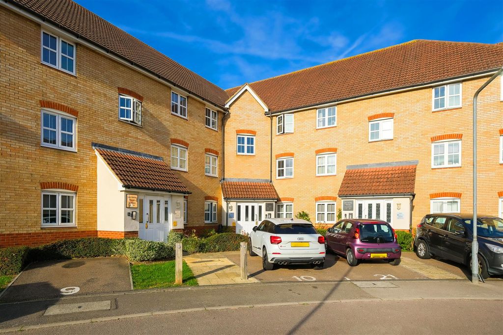 Property photo 1 of 17