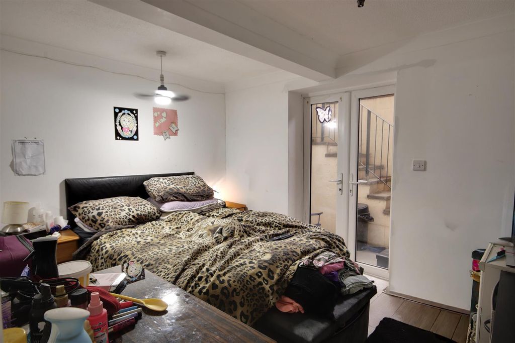 Property photo 2 of 5 Img_2699-Img_2701.Jpg