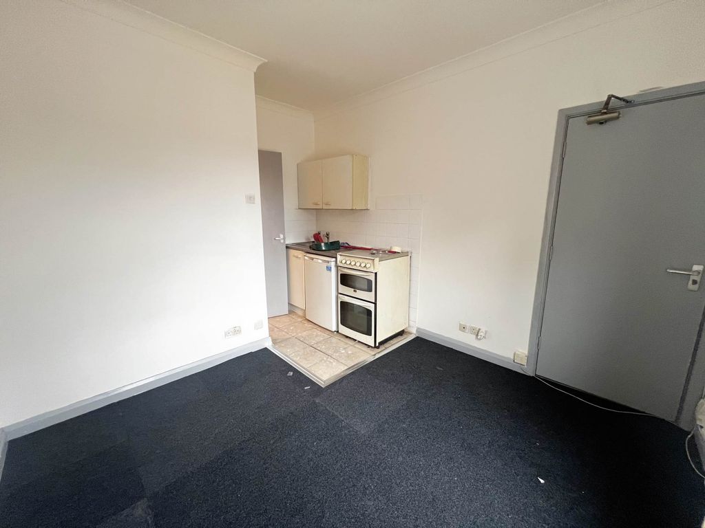 Property photo 2 of 3