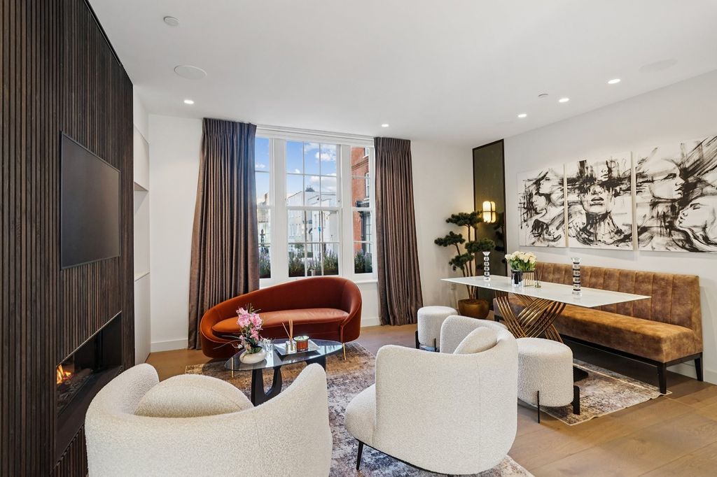 Property photo 2 of 20