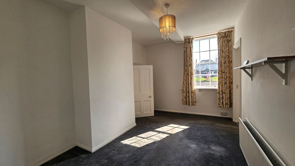 Property photo 2 of 6 Living Room