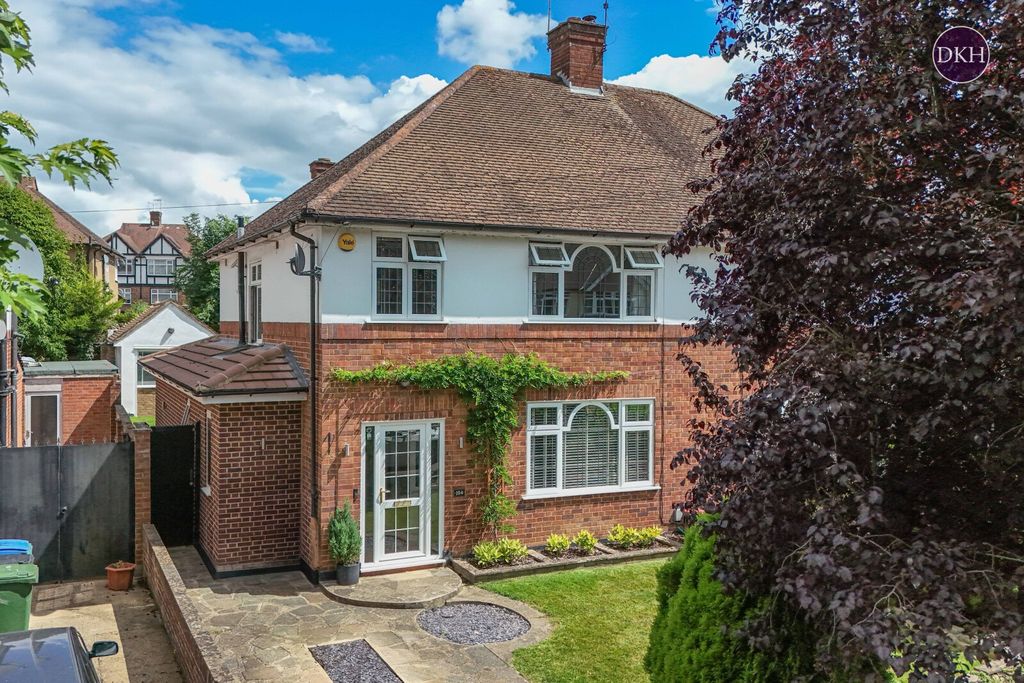 Property photo 1 of 17 Picture No. 02