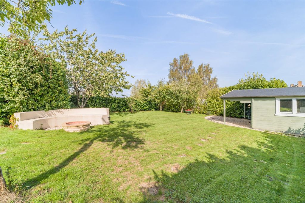 Property photo 2 of 38