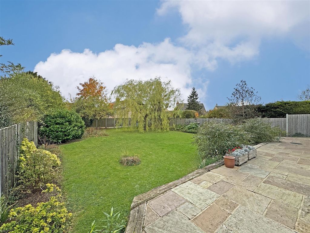 Property photo 2 of 21 Garden