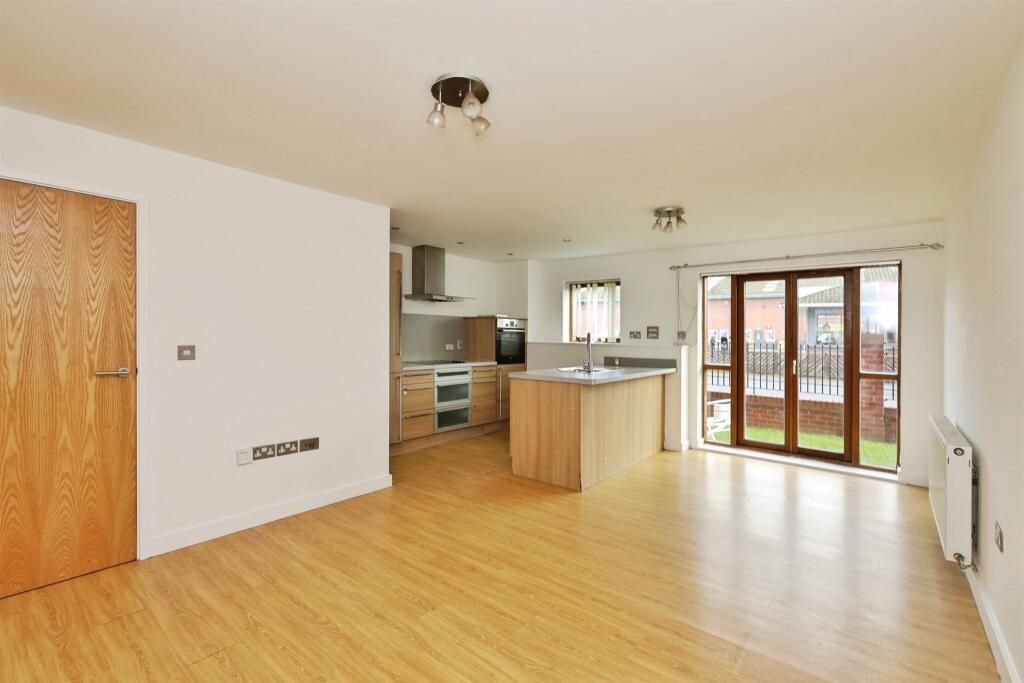 Property photo 2 of 9