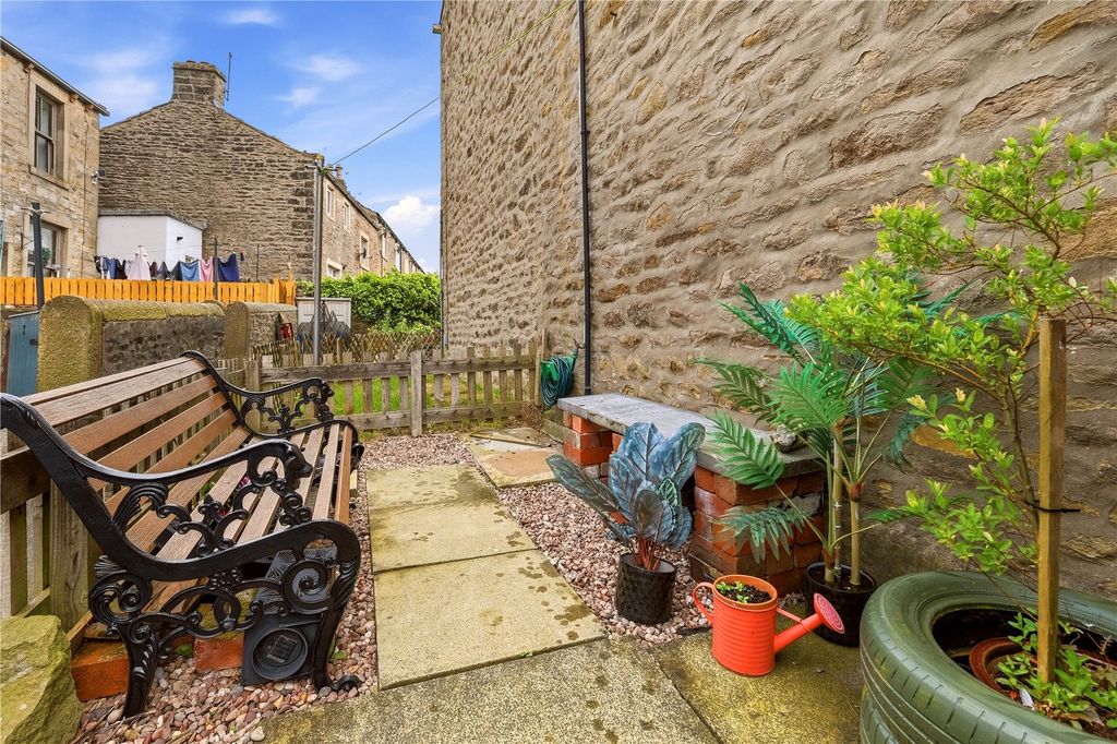 Property photo 3 of 15 Garden