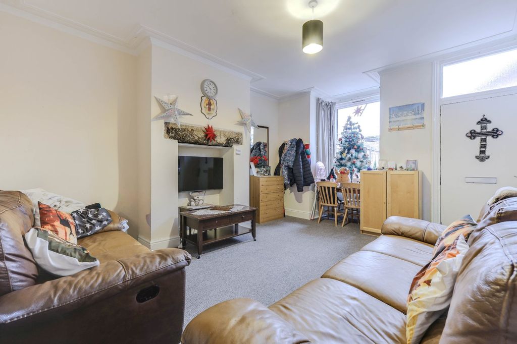 Property photo 2 of 11 Picture No. 04