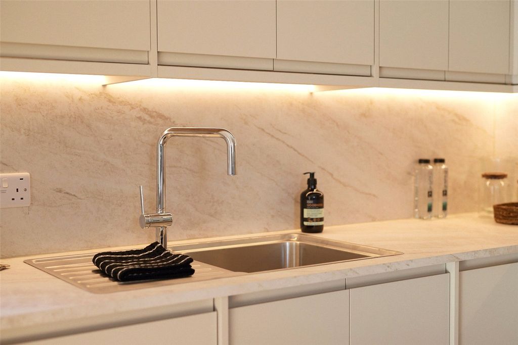 Property photo 3 of 27 Picture No. 36