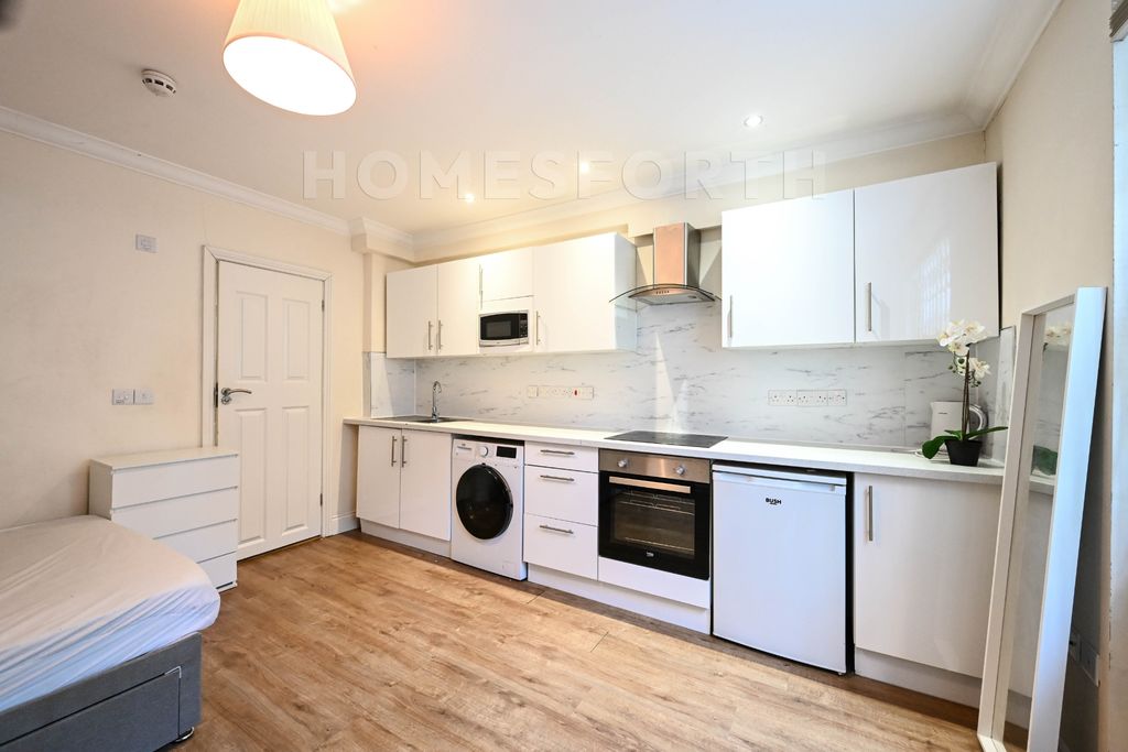 Property photo 2 of 9 Photo 1