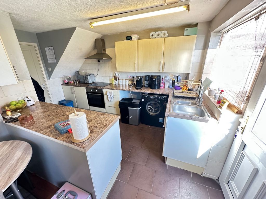 Property photo 3 of 12 5147292