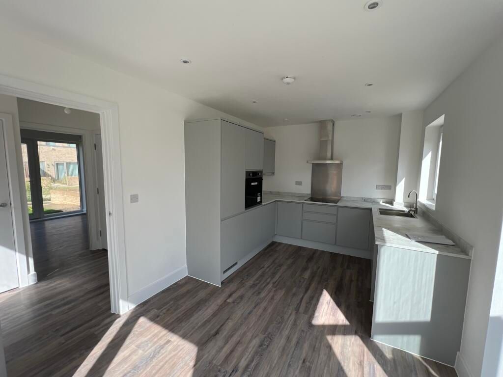 Property photo 2 of 13 Image