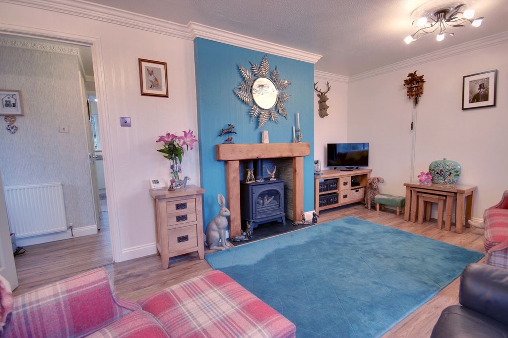 Property photo 3 of 22 1 Lounge B