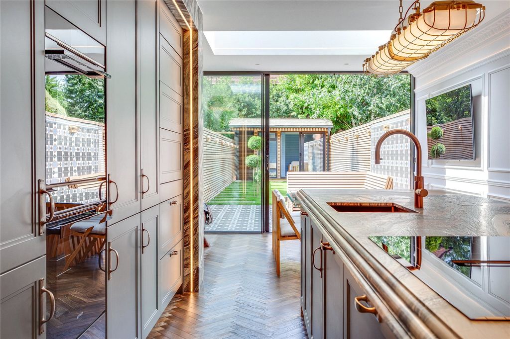 Property photo 1 of 37 Modern Kitchen