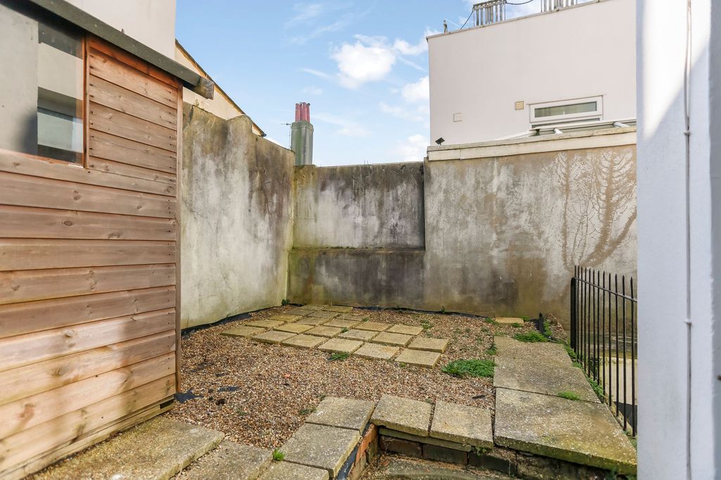 Property photo 3 of 15