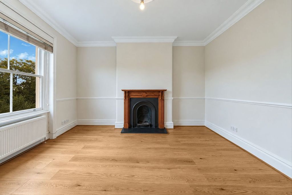 Property photo 2 of 23 Picture No. 77