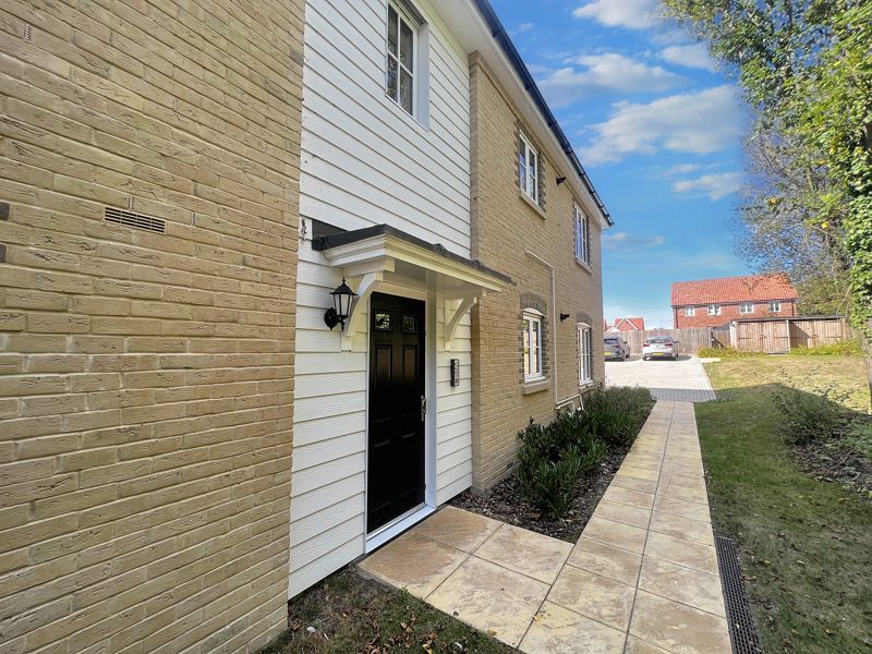 Property photo 3 of 18 Middleton Mews