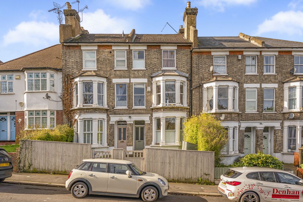 Property photo 1 of 9