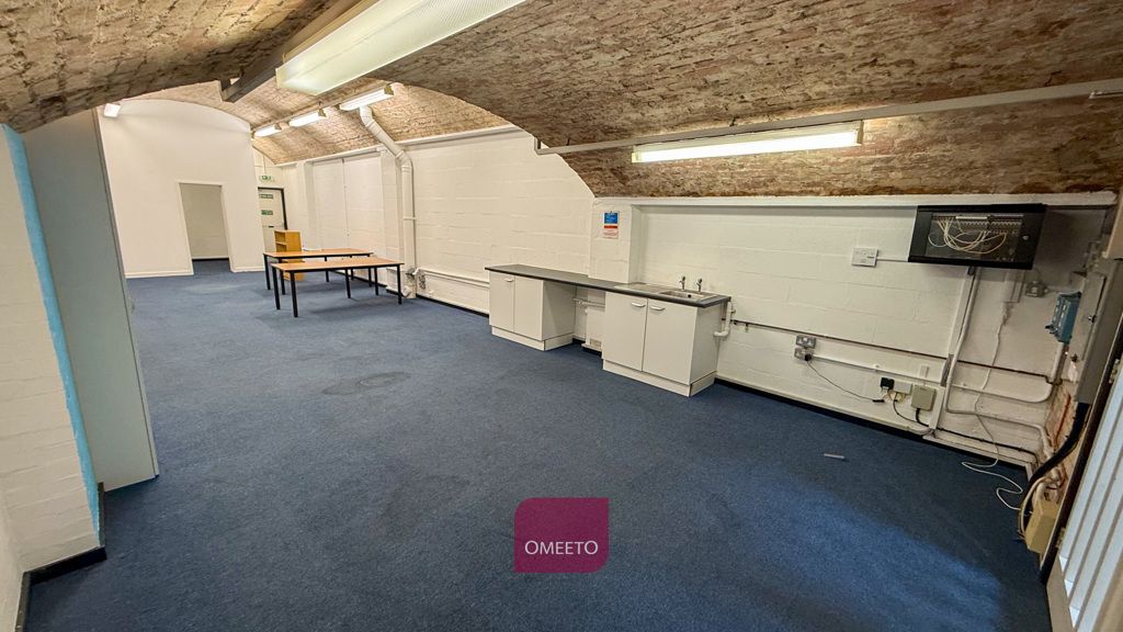 Property photo 1 of 8 Office To Rent