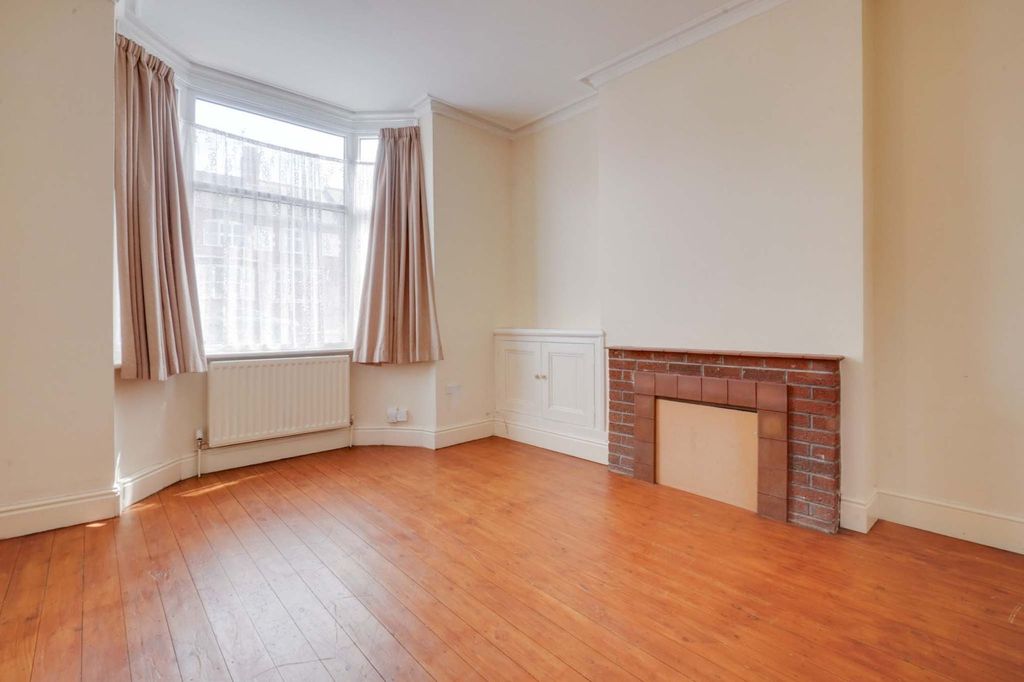 Property photo 2 of 16