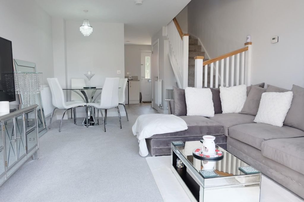 Property photo 3 of 14 Lounge Diner.Jpg