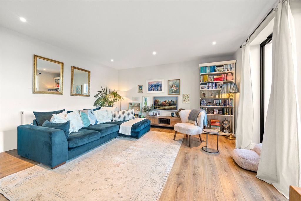 Property photo 2 of 16 Picture No. 36