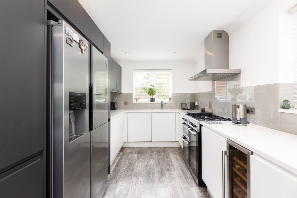 Property photo 3 of 21 Picture No. 15