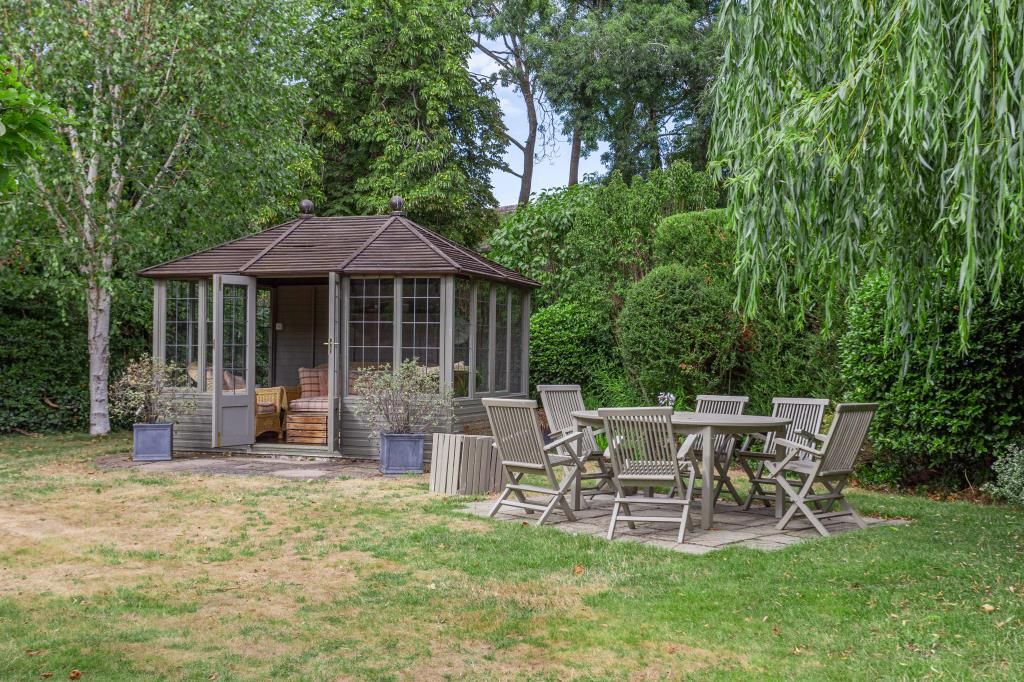 Property photo 3 of 10 External View