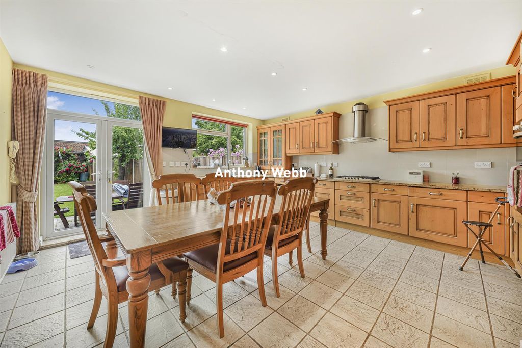 Property photo 2 of 18 Kitchen/Dining Room