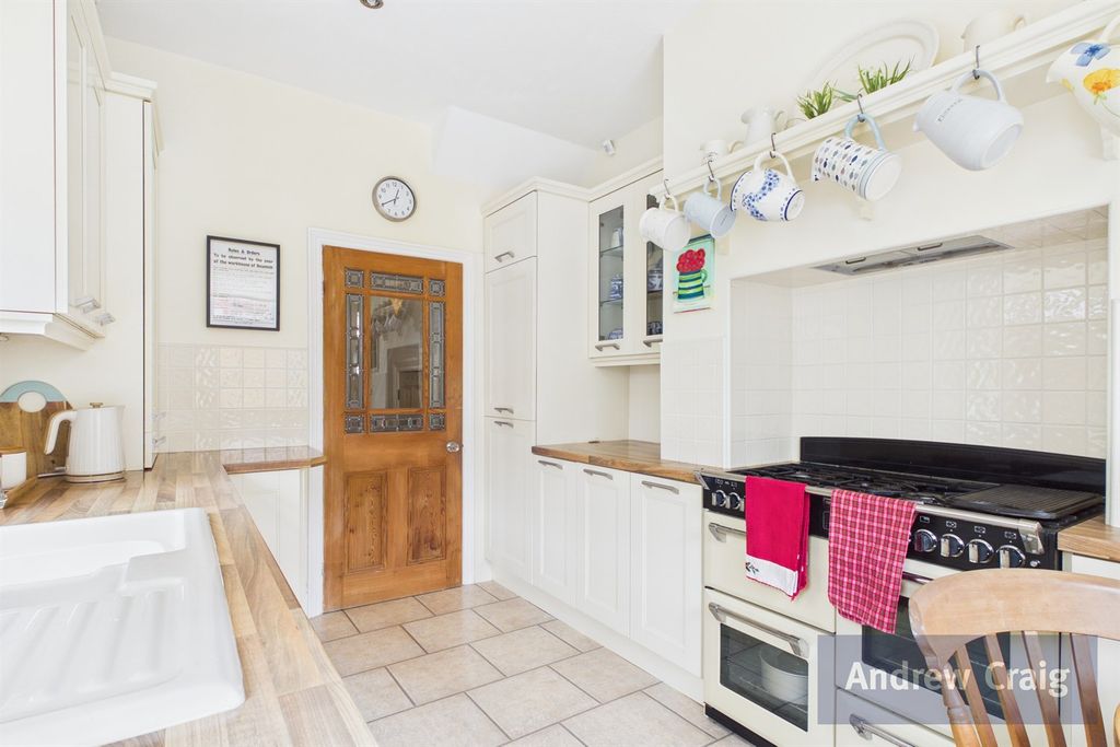Property photo 3 of 25 Kitchen Breakfast Room