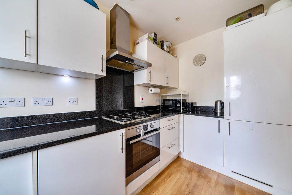 Property photo 2 of 14 Kitchen