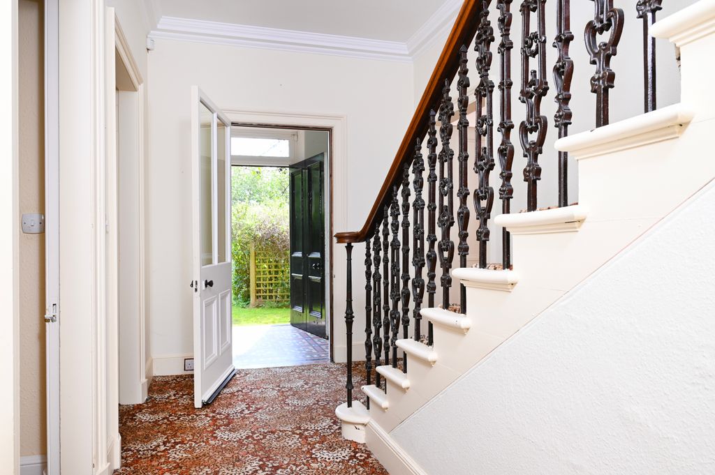 Property photo 3 of 17