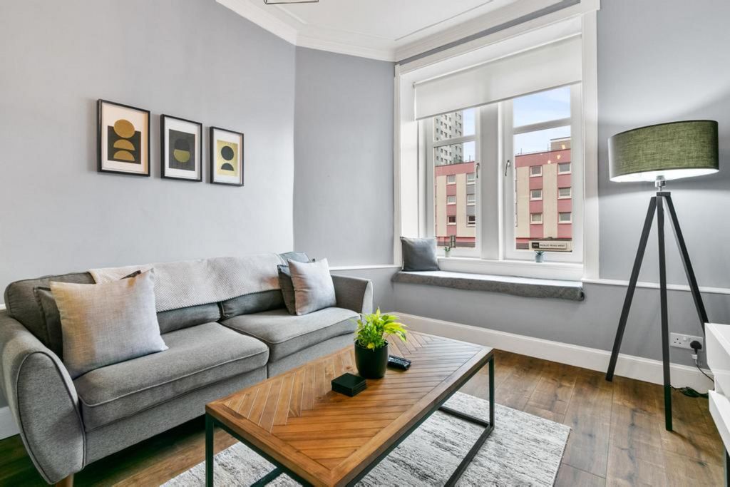 Property photo 2 of 27