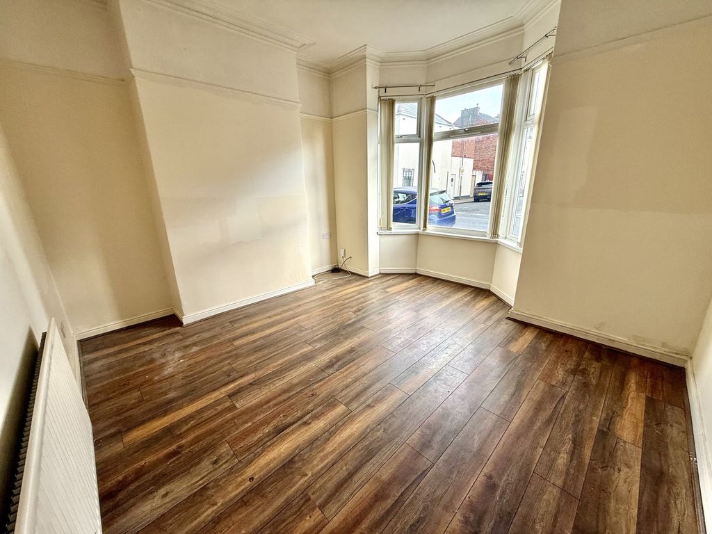 Property photo 2 of 7 Img_2444