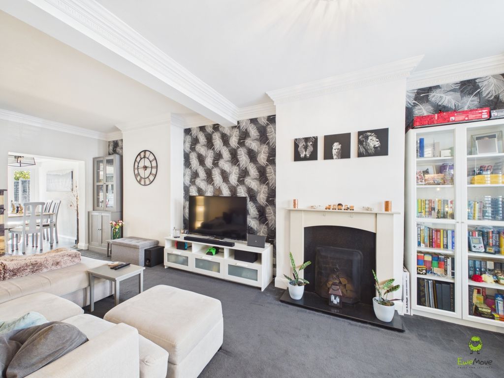 Property photo 3 of 15 Presented By Clinton Crawford Of Ewemove Bexley An