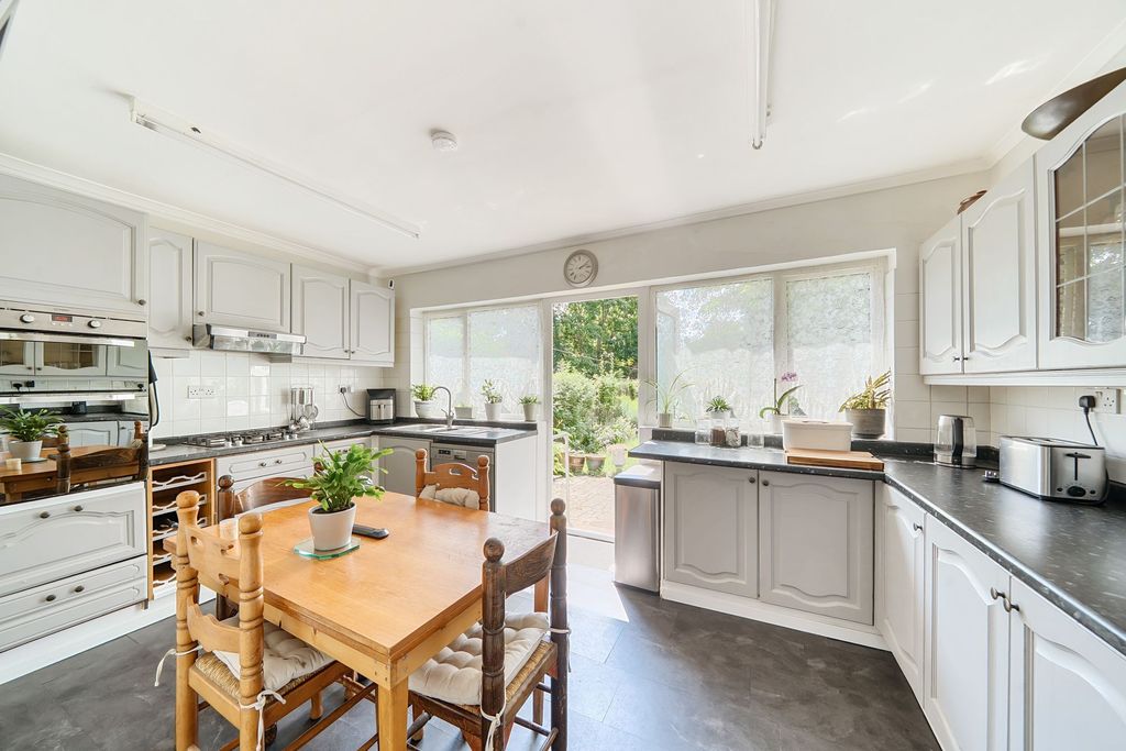 Property photo 1 of 17 Kitchen