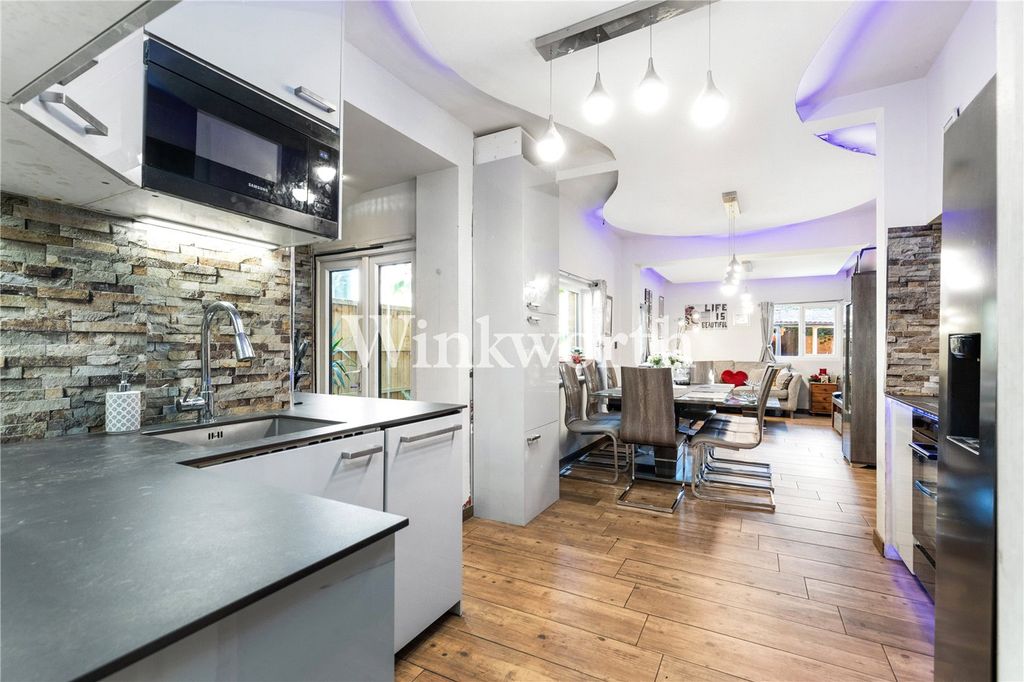 Property photo 3 of 16 Picture No. 04