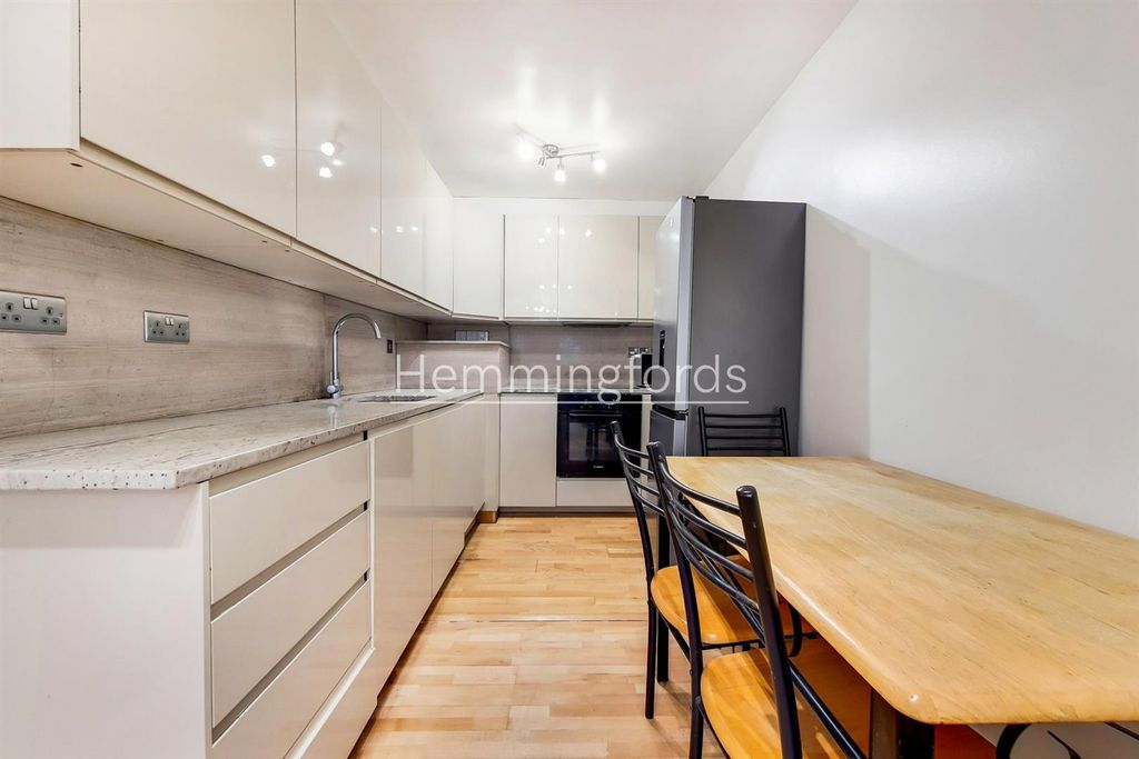 Property photo 3 of 10