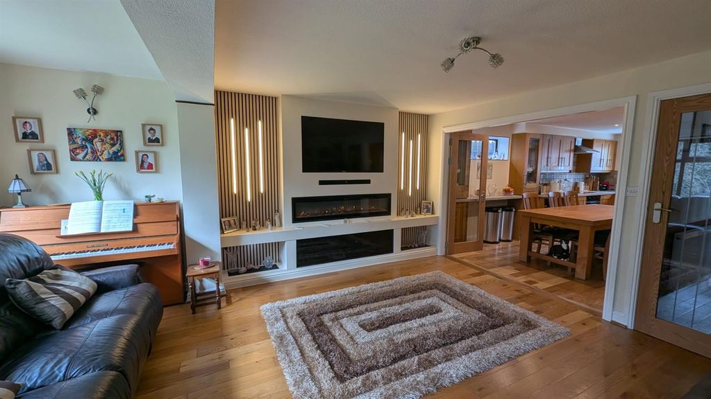 Property photo 2 of 27 Image00005.Jpeg