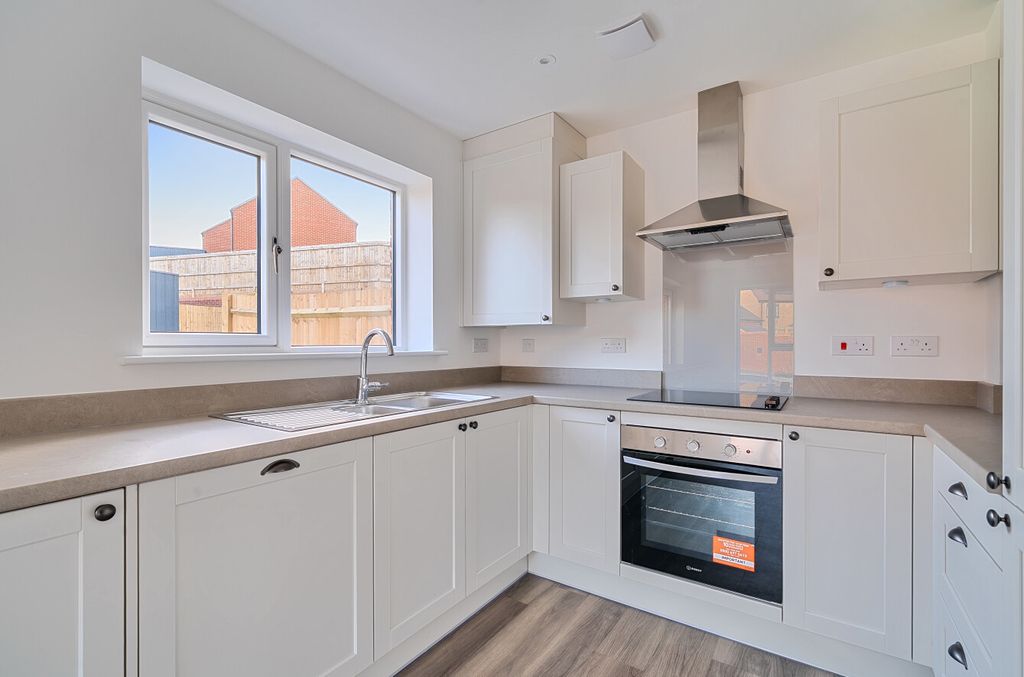 Property photo 3 of 11 1397120-20-695E7F...