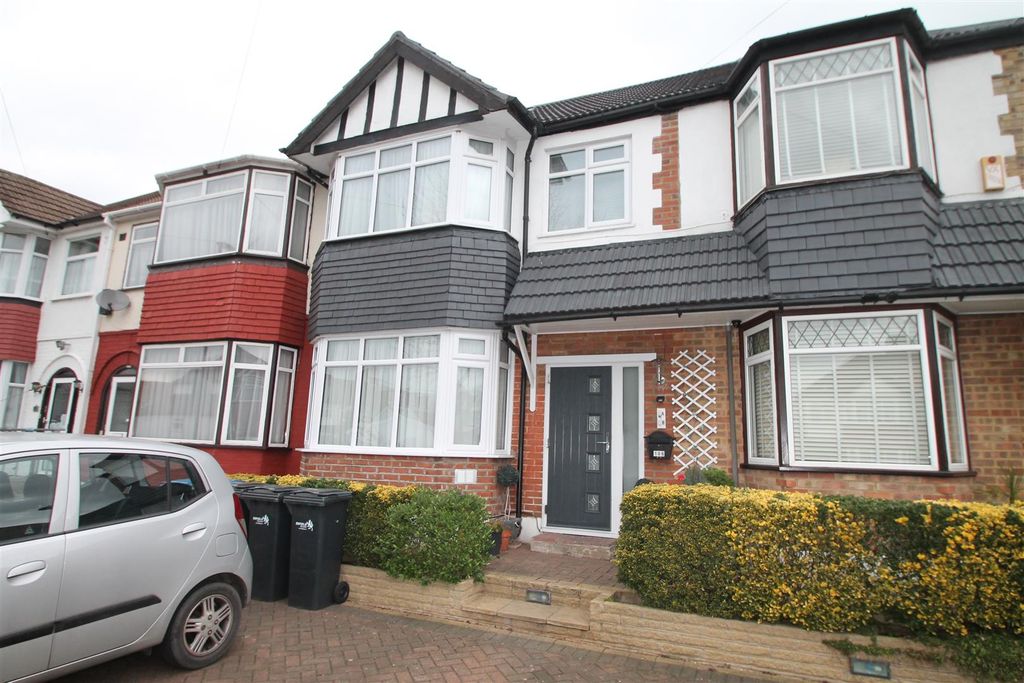 Property photo 3 of 10 Front