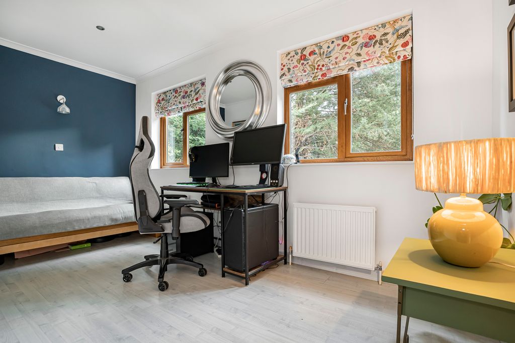Additional image 25 of 4 bed detached house for saleCastleleigh Court, Enfield EN2